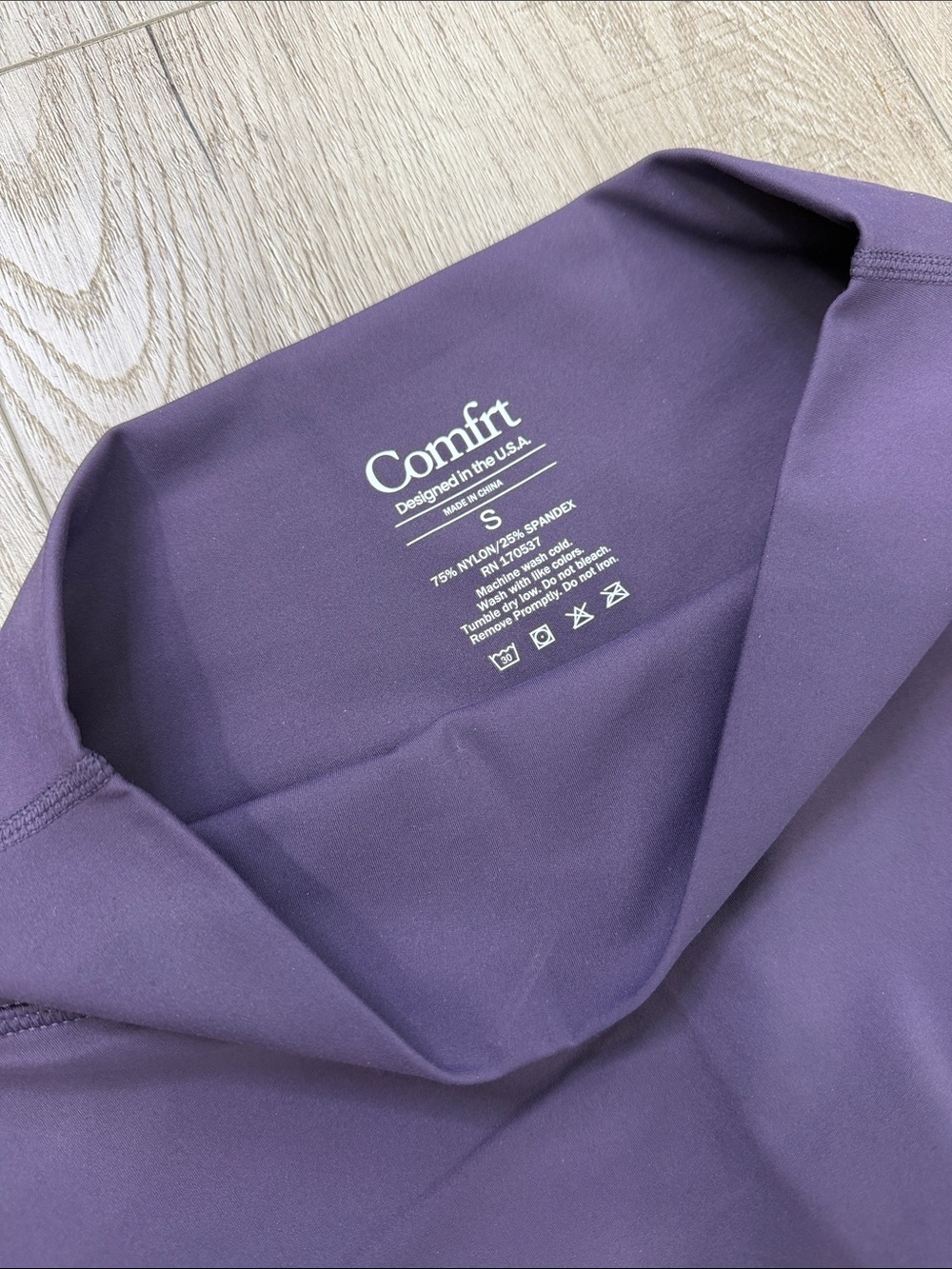 Comfrt Size Small Capri Yoga Leggings